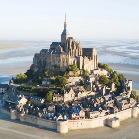 Le Gire Holiday home